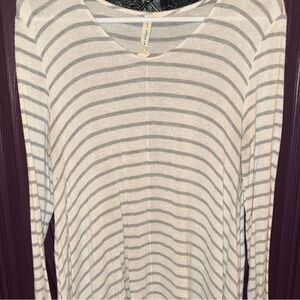 Chic Striped Long Sleeve Top - White and Gray
